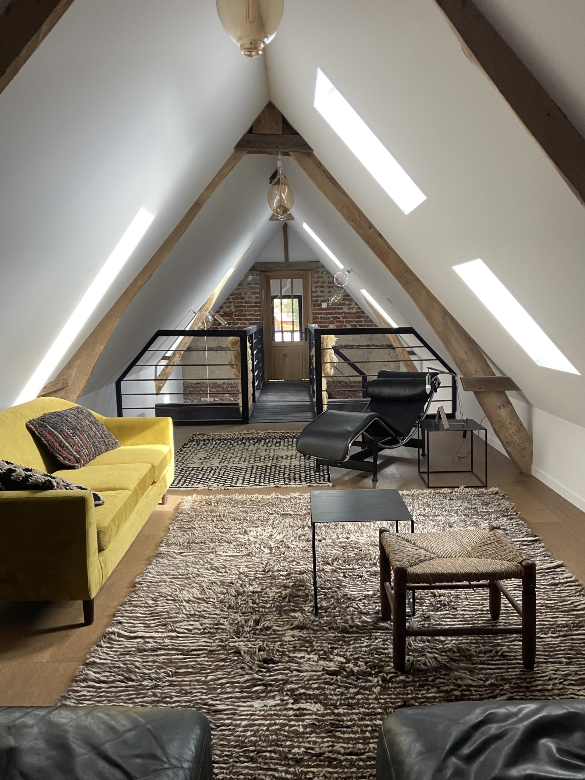 SALON 1ER ÉTAGE VERS LA PASSERELLE